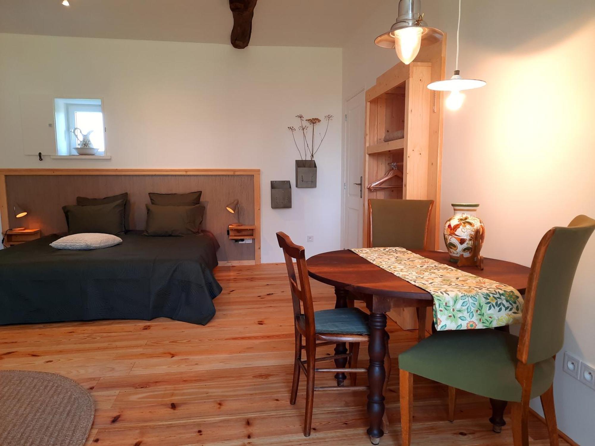 Chambres D'Hotes Domaine Les Grands Perons Hérisson Екстериор снимка